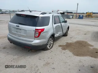 2012 Ford Explorer XLT z VIN 1FMHK7D84CGA53376, wystawiony jako IAAI lot #42050839 z przebiegiem 204 314 mil mil oraz . Historia ofert i sprzedaży dostępna na DreamBid. Obrazek 4.