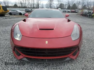 2013 Ferrari F12 z VIN ZFF74UFA7D0193622, wystawiony jako Copart lot #51904615 z przebiegiem Nie podano mil oraz Szkody całkowita. Historia ofert i sprzedaży dostępna na DreamBid. Obrazek 5.