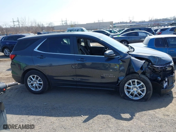 2022 Chevrolet Equinox LT with VIN 2GNAXUEV0N6110449, listed as a IAAI auction lot 41785236 with 124,258 mi miles. Bid and sale history available at carsss.com. Image 13.
