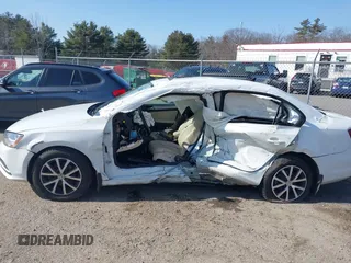 2017 Volkswagen Jetta SE with VIN 3VWDB7AJ7HM210497, listed as a IAAI auction lot 38571376 with 160,008 mi miles and . Bid and sale history available at DreamBid. Image 14.