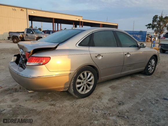 2007 Hyundai Azera SE with VIN KMHFC46F67A228508, listed as a Copart auction lot 71537224 with 123,218 mi miles and Salvage Title. Bid and sale history available at carsss.com. Image 3.