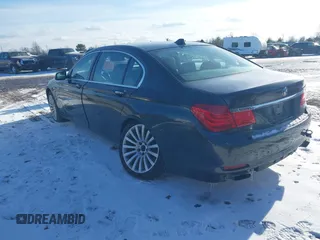 2012 BMW 7 Series 750Li xDrive с VIN WBAKC8C51CC437897, выставлен на аукционе IAAI как лот 41542970 с пробегом 133 864 миль миль и . История ставок и продаж доступна на DreamBid. Изображение 3.