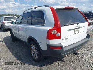 2005 Volvo XC90 with VIN YV1CZ852151197686, listed as a IAAI auction lot 41993202 with 1 mi miles. Bid and sale history available at carsss.com. Image 3.