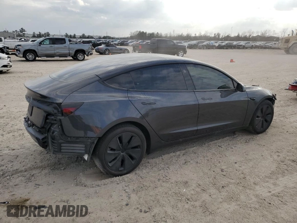2024 Tesla Model 3 z VIN 5YJ3E1EA8RF726631, wystawiony jako Copart lot #43526145 z przebiegiem 12 980 mil mil oraz Czysty tytuł • Clean title. Historia ofert i sprzedaży dostępna na DreamBid. Obrazek 3.