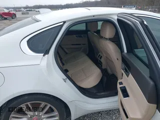 2016 Jaguar XF 35t Prestige with VIN SAJBE4BVXGCY10577, listed as a IAAI auction lot 41515540 with 60,862 mi miles. Bid and sale history available at carsss.com. Image 8.
