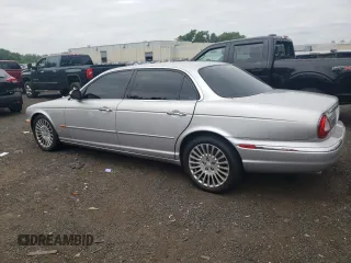 2005 Jaguar XJ Vanden Plas z VIN SAJWA82C15SG37427, wystawiony jako Copart lot #60749795 z przebiegiem 90 122 mil mil oraz Czysty tytuł • Clean title. Historia ofert i sprzedaży dostępna na DreamBid. Obrazek 2.