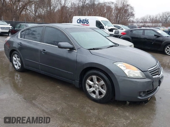 2008 Nissan Altima 2.5 with VIN 1N4AL21E58N408130, listed as a IAAI auction lot 41697109 with 229,544 mi miles. Bid and sale history available at carsss.com. Image 1.