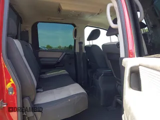 2011 Nissan Titan Pro-4X z VIN 1N6BA0ECXBN317554, wystawiony jako IAAI lot #42310942 z przebiegiem 152 264 mil mil oraz . Historia ofert i sprzedaży dostępna na DreamBid. Obrazek 8.