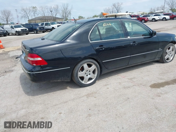 2004 Lexus LS 430 with VIN JTHBN36F740124200, listed as a IAAI auction lot 42146256 with 256,986 mi miles. Bid and sale history available at carsss.com. Image 4.