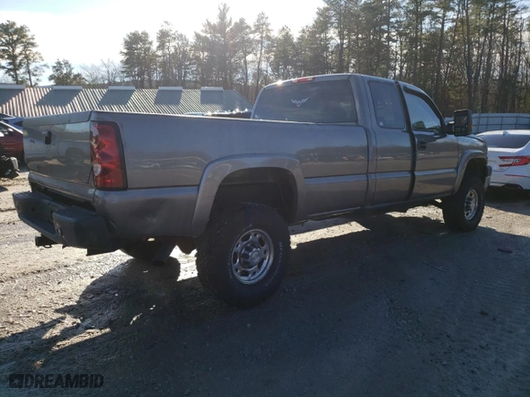 2007 Chevrolet Silverado 2500HD Classic Work Truck with VIN 1GCHK29U47E156067, listed as a Copart auction lot 83767394 with 213,577 mi miles and Clean Title. Bid and sale history available at carsss.com. Image 3.