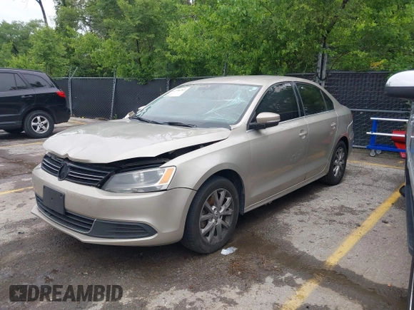 2013 Volkswagen Jetta SE z VIN 3VWDX7AJ2DM255858, wystawiony jako IAAI lot #42306203 z przebiegiem 221 309 mil mil oraz . Historia ofert i sprzedaży dostępna na DreamBid. Obrazek 2.
