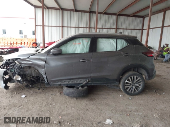 2021 Nissan Kicks SV with VIN 3N1CP5CV2ML505854, listed as a IAAI auction lot 41612618 with 137,181 mi miles. Bid and sale history available at carsss.com. Image 13.