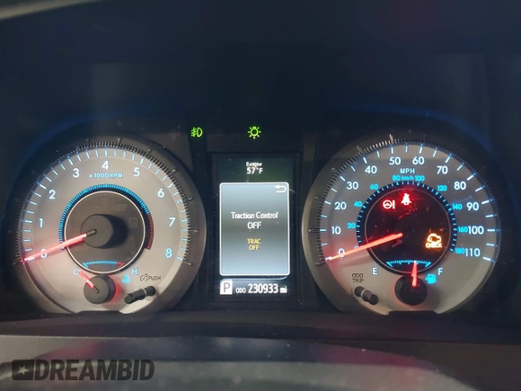 2015 Toyota Sienna SE with VIN 5TDXK3DC9FS527667, listed as a IAAI auction lot 41977729 with 230,933 mi miles and . Bid and sale history available at DreamBid. Image 7.