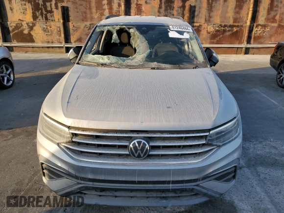 2023 Volkswagen Tiguan S with VIN 3VVFB7AX6PM001994, listed as a Copart auction lot 81246484 with 34,336 mi miles and Clean title. Bid and sale history available at DreamBid. Image 5.
