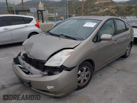 2004 Toyota Prius with VIN JTDKB20U240052320, listed as a IAAI auction lot 42023219 with 177,884 mi miles. Bid and sale history available at carsss.com. Image 17.