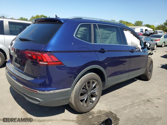 2023 Volkswagen Tiguan SE with VIN 3VV3B7AX7PM062113, listed as a Copart auction lot 71125914 with 17,244 mi miles and Salvage Title. Bid and sale history available at carsss.com. Image 3.