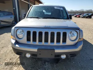 2017 Jeep Patriot Latitude with VIN 1C4NJPFB6HD184093, listed as a Copart auction lot 47581285 with 161,546 mi miles and Salvage Title. Bid and sale history available at DreamBid. Image 5.