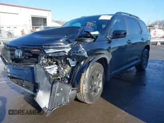 2025 Honda Pilot TrailSport with VIN 5FNYG1H60SB059342, listed as a IAAI auction lot 41525836 with 2,450 mi miles. Bid and sale history available at carsss.com. Image 17.