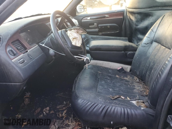 2003 Lincoln Town Car Executive z VIN 1L1FM81W23Y609867, wystawiony jako Copart lot #89137665 z przebiegiem 175 211 mil mil oraz Szkoda całkowita • Salvage title. Historia ofert i sprzedaży dostępna na DreamBid. Obrazek 7.