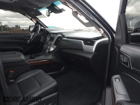 2019 GMC Yukon XL SLT with VIN 1GKS1GKC7KR155668, listed as a IAAI auction lot 41751792 with 163,537 mi miles. Bid and sale history available at carsss.com. Image 5.