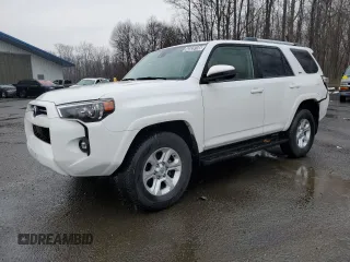 2022 Toyota 4Runner SR5 with VIN JTEMU5JR4N6063067, listed as a Copart auction lot 43328195 with 62,285 mi miles and Clean title. Bid and sale history available at DreamBid. Image 1.