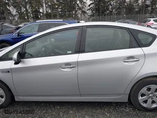 2013 Toyota Prius Plug-In with VIN JTDKN3DP0D3046032, listed as a IAAI auction lot 41471986 with 112,382 mi miles. Bid and sale history available at carsss.com. Image 15.