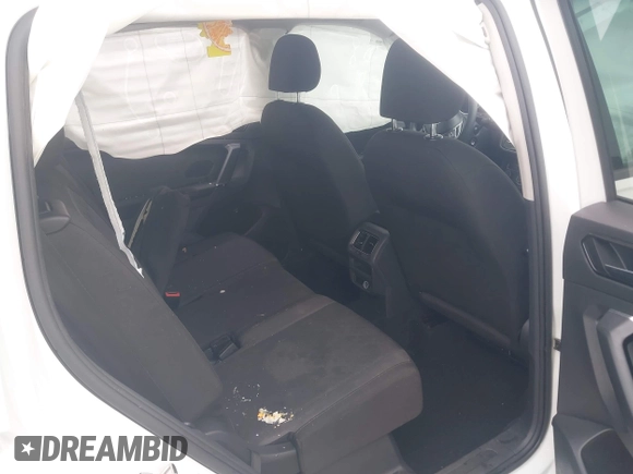 2018 Volkswagen Tiguan S with VIN 3VV1B7AX1JM032250, listed as a IAAI auction lot 42366790 with 65,406 mi miles and . Bid and sale history available at DreamBid. Image 8.
