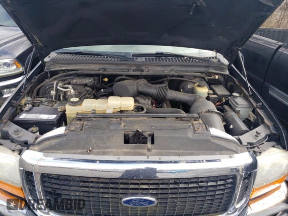2001 Ford Excursion Limited z VIN 1FMNU43S41EC44930, wystawiony jako Copart lot #48939145 z przebiegiem 206 965 mil mil oraz Czysty tytuł • Clean title. Historia ofert i sprzedaży dostępna na DreamBid. Obrazek 11.