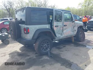 2024 Jeep Wrangler Willys с VIN 1C4PJXDG8RW250558, выставлен на аукционе IAAI как лот 41966152 с пробегом 4 083 миль миль и . История ставок и продаж доступна на DreamBid. Изображение 4.