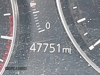 2019 Mazda 3 z VIN JM1BPAJM7K1133105, wystawiony jako IAAI lot #42473214 z przebiegiem 47 751 mil mil oraz . Historia ofert i sprzedaży dostępna na DreamBid. Obrazek 16.