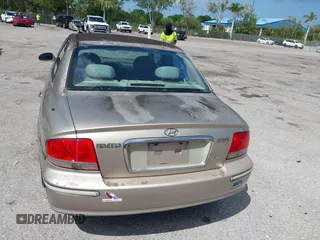 2005 Hyundai Sonata GLS with VIN KMHWF35H65A176380, listed as a IAAI auction lot 41940947 with 84,706 mi miles. Bid and sale history available at carsss.com. Image 16.