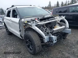 2022 Ford Explorer Timberline z VIN 1FMSK8JH8NGC38906, wystawiony jako IAAI lot #41620210 z przebiegiem 47 945 mil mil oraz . Historia ofert i sprzedaży dostępna na DreamBid. Obrazek 1.