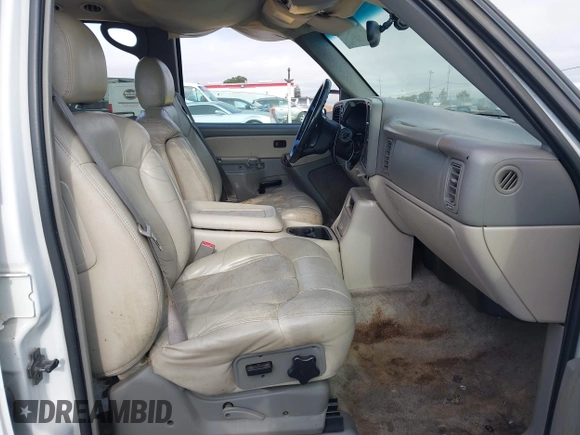2002 Chevrolet Suburban LT with VIN 3GNFK16T72G327657, listed as a IAAI auction lot 42803663 with Not provided miles and . Bid and sale history available at DreamBid. Image 5.
