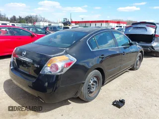2007 Nissan Altima 2.5 S with VIN 1N4AL21E37C152581, listed as a IAAI auction lot 41894301 with 289,571 mi miles. Bid and sale history available at carsss.com. Image 4.
