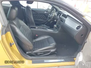 2010 Ford Mustang V6 с VIN 1ZVBP8AN1A5153856, выставлен на аукционе IAAI как лот 42461635 с пробегом 158 071 миль миль и . История ставок и продаж доступна на DreamBid. Изображение 5.