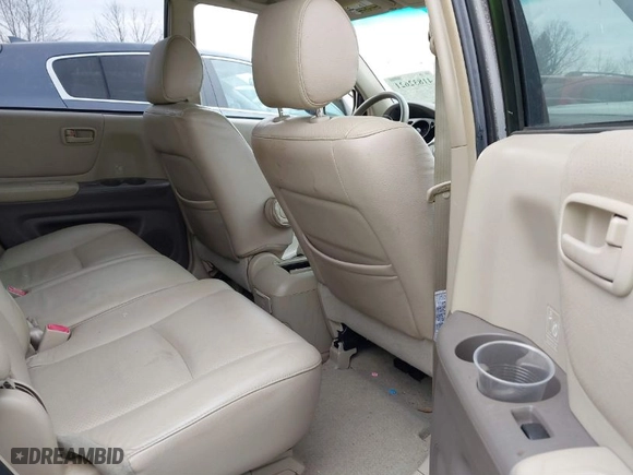 2006 Toyota Highlander w/3rd Row with VIN JTEDP21A160111886, listed as a IAAI auction lot 41832621 with 285,899 mi miles. Bid and sale history available at carsss.com. Image 8.
