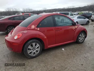 2010 Volkswagen New Beetle Coupe with VIN 3VWPW3AG3AM030602, listed as a Copart auction lot 86635534 with 109,353 mi miles and Salvage Title. Bid and sale history available at carsss.com. Image 3.