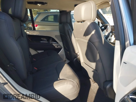 2023 Land Rover Range Rover SE z VIN SALKP9E78PA086430, wystawiony jako IAAI lot #41336935 z przebiegiem 7 831 mil mil oraz . Historia ofert i sprzedaży dostępna na DreamBid. Obrazek 8.
