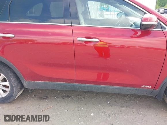 2018 Kia Sorento LX z VIN 5XYPGDA38JG421230, wystawiony jako IAAI lot #42213497 z przebiegiem 146 000 mil mil oraz . Historia ofert i sprzedaży dostępna na DreamBid. Obrazek 13.