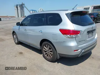 2014 Nissan Pathfinder S z VIN 5N1AR2MMXEC663371, wystawiony jako IAAI lot #42422226 z przebiegiem 141 844 mil mil oraz . Historia ofert i sprzedaży dostępna na DreamBid. Obrazek 3.