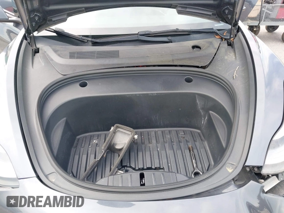2023 Tesla Model 3 z VIN 5YJ3E1EA1PF449575, wystawiony jako IAAI lot #42457119 z przebiegiem 51 084 mil mil oraz . Historia ofert i sprzedaży dostępna na DreamBid. Obrazek 10.