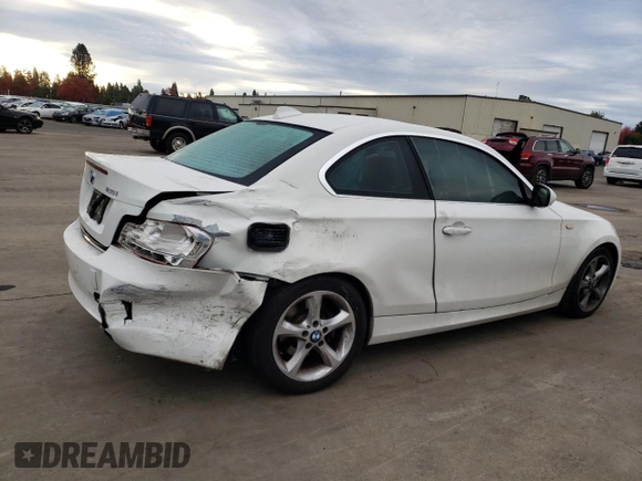 2011 BMW 1 Series 128i z VIN WBAUP9C51BVL89887, wystawiony jako Copart lot #78533234 z przebiegiem Nie podano mil oraz Szkody całkowita. Historia ofert i sprzedaży dostępna na DreamBid. Obrazek 3.