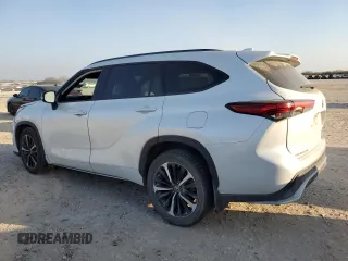 2022 Toyota Highlander XSE z VIN 5TDLZRAHXNS094971, wystawiony jako Copart lot #42645505 z przebiegiem 116 021 mil mil oraz Szkoda całkowita • Salvage title. Historia ofert i sprzedaży dostępna na DreamBid. Obrazek 2.