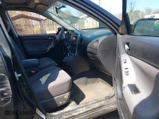 2006 Toyota Matrix STD with VIN 2T1KR30E06C565746, listed as a IAAI auction lot 41929359 with 255,852 mi miles. Bid and sale history available at carsss.com. Image 5.