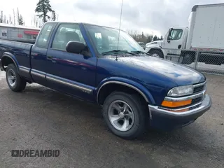 1999 Chevrolet S-10 LS with VIN 1GCCS19X9XK206722, listed as a IAAI auction lot 41763098 with 127,684 mi miles. Bid and sale history available at carsss.com. Image 1.
