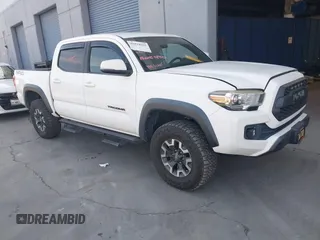 2017 Toyota Tacoma SR5 with VIN 3TMAZ5CN2HM045318, listed as a IAAI auction lot 41824555 with 80,918 mi miles and . Bid and sale history available at carsss.com. Image 1.