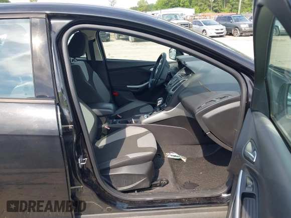 2012 Ford Focus SE with VIN 1FAHP3K26CL407537, listed as a IAAI auction lot 42109655 with 159,347 mi miles and . Bid and sale history available at carsss.com. Image 5.