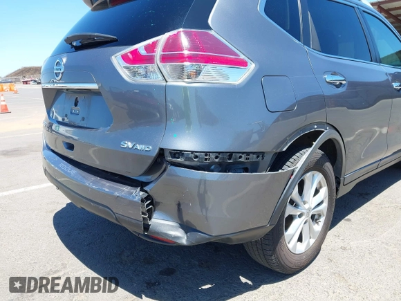 2015 Nissan Rogue SV z VIN 5N1AT2MK1FC853092, wystawiony jako IAAI lot #42327990 z przebiegiem 92 794 mil mil oraz . Historia ofert i sprzedaży dostępna na DreamBid. Obrazek 6.