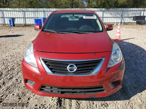 2014 Nissan Versa S with VIN 3N1CN7AP3EL807936, listed as a Copart auction lot 86202914 with 195,237 mi miles and Clean Title. Bid and sale history available at carsss.com. Image 5.