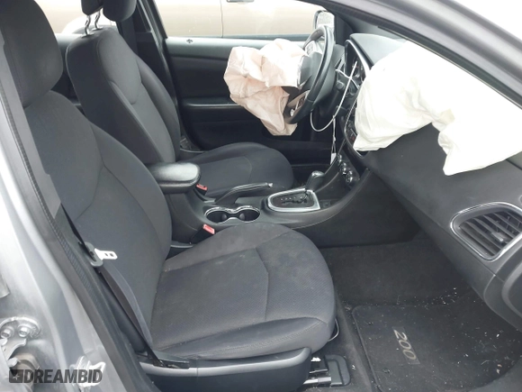 2013 Chrysler 200 Touring with VIN 1C3CCBBB3DN700154, listed as a IAAI auction lot 41944904 with 149,585 mi miles. Bid and sale history available at carsss.com. Image 5.